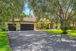 5400 SW 199th Ave, Pembroke Pines, FL 33332 - Photo 2