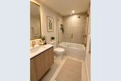 77 SE 5th St #3004, Miami, FL 33131 - Photo 2