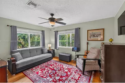 1020 NE 107th St, Miami Shores, FL 33161 - Photo 20