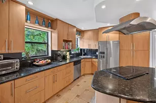 1020 NE 107th St, Miami Shores, FL 33161 - Photo 14