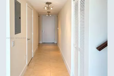 41 SE 5th St #1510, Miami, FL 33131 - Photo 2
