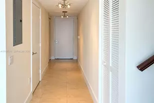 41 SE 5th St, Miami, FL 33131 - Photo 2