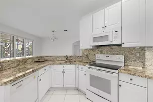 16729 Amber Lake, Weston, FL 33331 - Photo 10