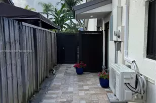 14766 SW 168th Terrace, Miami, FL 33187 - Photo 2