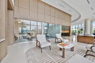 2411 Laguna Cir, Miami, FL 33180 - Photo 2