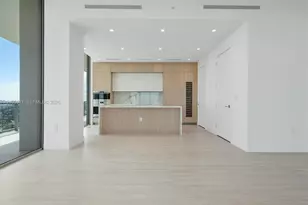 2411 Laguna Cir, Miami, FL 33180 - Photo 26
