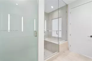 2411 Laguna Cir, Miami, FL 33180 - Photo 40