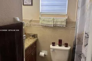 4211 W 10th Ln, Hialeah, FL 33012 - Photo 16