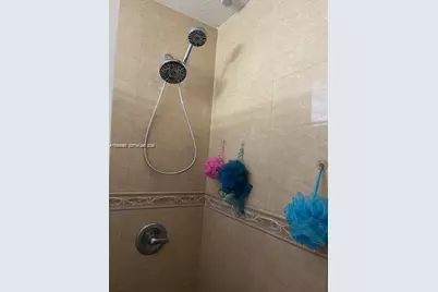 4211 W 10th Ln, Hialeah, FL 33012 - Photo 18