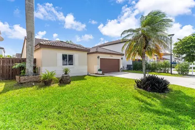 15762 SW 74th St, Miami, FL 33193 - Photo 2