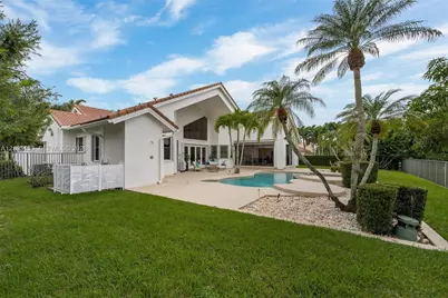 355 Coconut Cir, Weston, FL 33326 - Photo 46