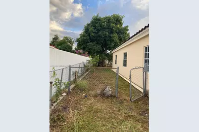 1840 NE 174th St, North Miami Beach, FL 33162 - Photo 14