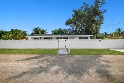 17251 NE 2nd Ct, North Miami Beach, FL 33162 - Photo 20