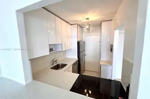 2899 Collins Ave, Miami Beach, FL 33140 - Photo 4