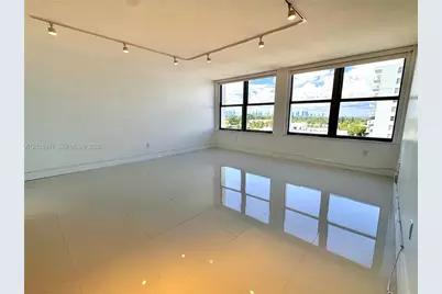 2899 Collins Ave #904, Miami Beach, FL 33140 - Photo 1