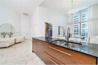 475 Brickell Ave #2209, Miami, FL 33131 - Photo 8