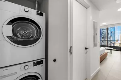 121 NE 5th St #1909, Miami, FL 33132 - Photo 18