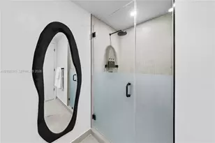 121 NE 5th St, Miami, FL 33132 - Photo 18