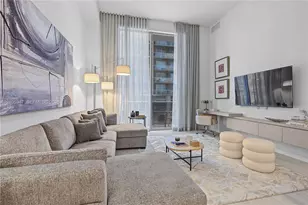 77 SE 5th St, Miami, FL 33131 - Photo 2