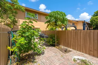 450 SE 7th St #261, Dania Beach, FL 33004 - Photo 24