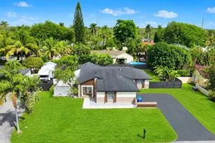 15281 SW 153rd St, Miami, FL 33187 - Photo 2