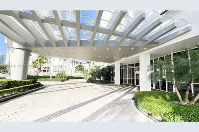 6301 Collins Ave #1105, Miami Beach, FL 33141 - Photo 38