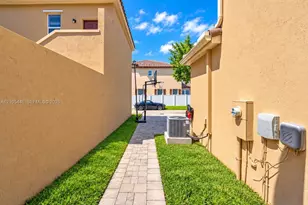 17097 SW 94th Way, Miami, FL 33196 - Photo 2