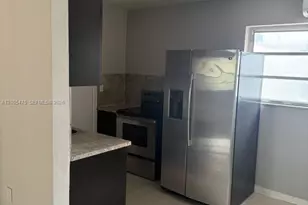 990 SW 4th St, Miami, FL 33130 - Photo 4
