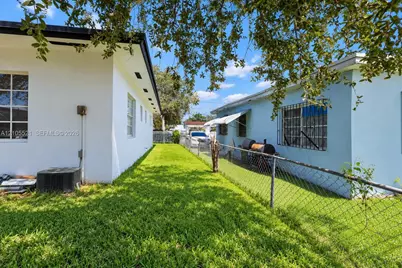 2276 NW 81st St, Miami, FL 33147 - Photo 26