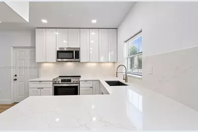 2276 NW 81st St, Miami, FL 33147 - Photo 4