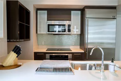 500 Brickell Ave #1910, Miami, FL 33131 - Photo 16