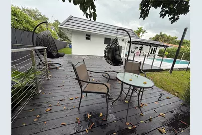 2215 NE 204th St, Miami, FL 33180 - Photo 32