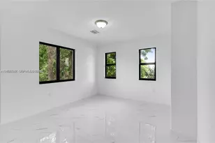 1823 NW 69th St, Miami, FL 33147 - Photo 8