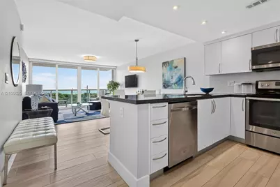 100 Bayview Dr #710, Sunny Isles Beach, FL 33160 - Photo 4