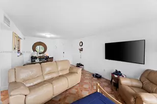 8045 NW 7th St, Miami, FL 33126 - Photo 6