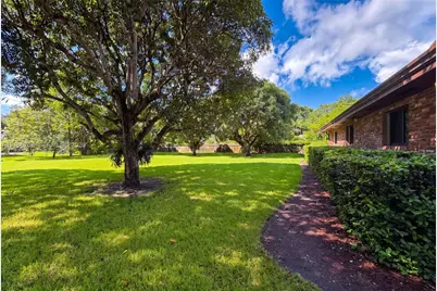 11220 SW 58th Ct, Pinecrest, FL 33156 - Photo 4
