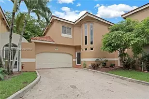 11255 Lakeview Dr, Coral Springs, FL 33071 - Photo 2