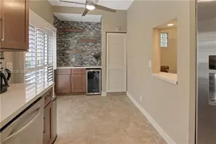 11255 Lakeview Dr, Coral Springs, FL 33071 - Photo 8