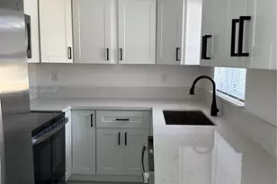 137 SE 2nd Ave, Hallandale Beach, FL 33009 - Photo 6