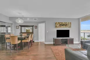 5077 NW 7th St, Miami, FL 33126 - Photo 6