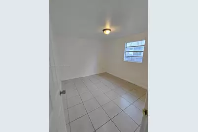 1918 NW 47th St, Miami, FL 33142 - Photo 8