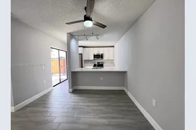 2001 20th Way #2001, West Palm Beach, FL 33407 - Photo 2