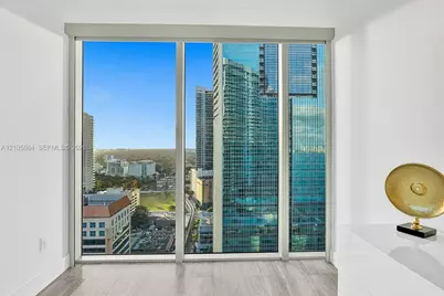 1300 Brickell Bay Dr #2702, Miami, FL 33131 - Photo 6
