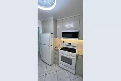 600 Three Islands Blvd #913, Hallandale Beach, FL 33009 - Photo 4