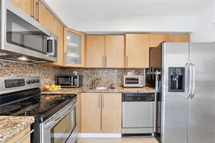 8310 NW 10th St, Pembroke Pines, FL 33024 - Photo 4