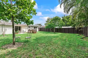 8310 NW 10th St, Pembroke Pines, FL 33024 - Photo 30