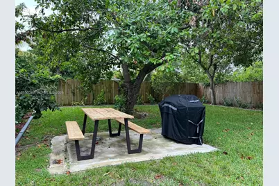 1438 NW 27th St, Miami, FL 33142 - Photo 4