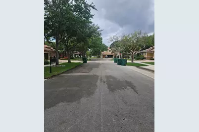 13382 Lakepointe Cir #0, Cooper City, FL 33330 - Photo 20