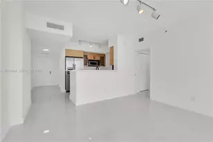 325 S Biscayne Blvd, Miami, FL 33131 - Photo 2