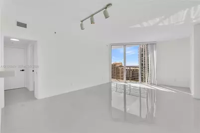 325 S Biscayne Blvd #3117, Miami, FL 33131 - Photo 4